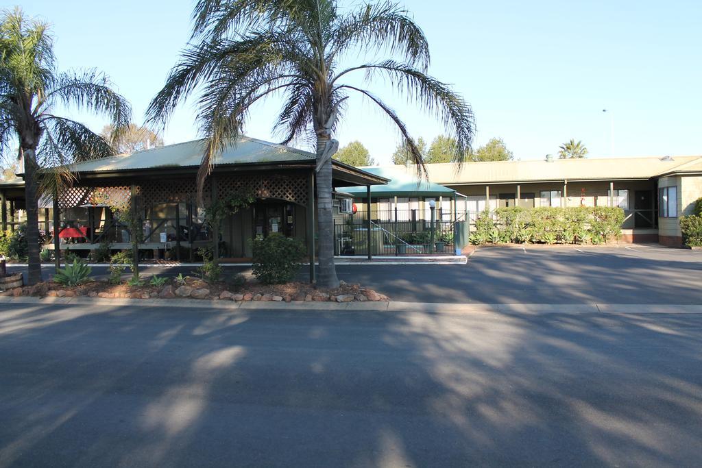 Lake Forbes Motel Exterior photo