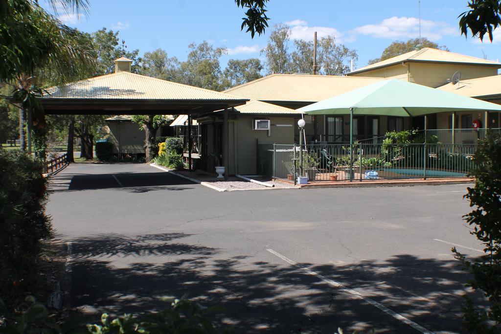 Lake Forbes Motel Exterior photo